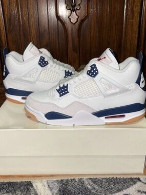 Nike Air Jordan 4 Retro SB “Navy”